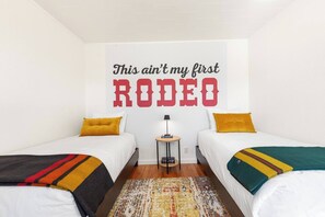 3rd bedroom with 2 single beds