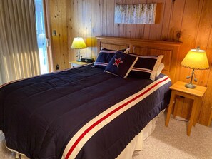 Frosty 1 - Lower Level Queen Bed Room with Slider Door to Out Door Shared Hot Tub