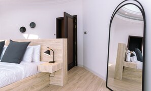 Spacious and Inviting Bedroom