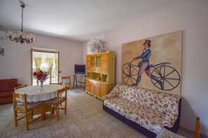 Autumn, Living Room, Spring, Summer