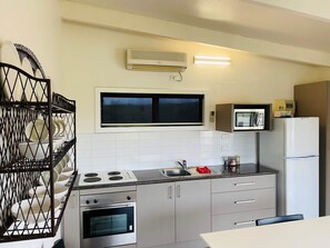 Cedar 1 Kitchen