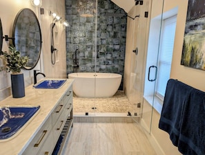 2nd floor primary bathroom 