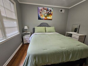1st bedroom queen bed
