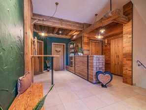 Entrance / Reception