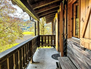 Propriété, Bois, Plante, Lumière Du Soleil, Jaune, Arbre, Immobilier, Maison, Point De Repère, Teintes Et Ombres
