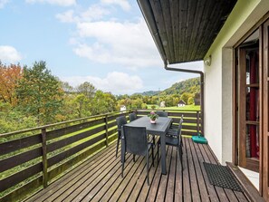 Wood, Porch, Hardwood, Wood Flooring, Deck, Plank, Wood Stain, Balcony, Handrail, Eco Hotel