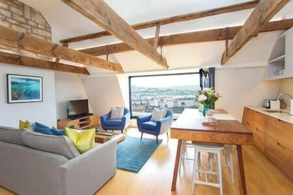 Open-plan living, dining and kitchen area