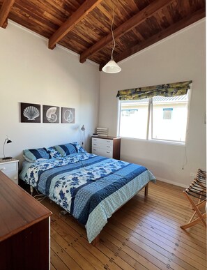 Queen bedroom