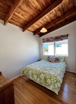 Bedroom 2 queen