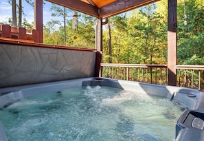Let your worries melt away as you unwind in the hot tub with serene forest views all around. It’s the perfect way to relax after a day of exploring or just to enjoy a quiet evening under the stars.
