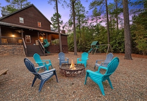 Whether you’re roasting marshmallows, telling stories, or simply soaking in the nighttime ambiance, it’s a great spot for making memories.