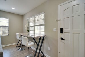 Dining Area | Dishware/Flatware | Children's Dishware