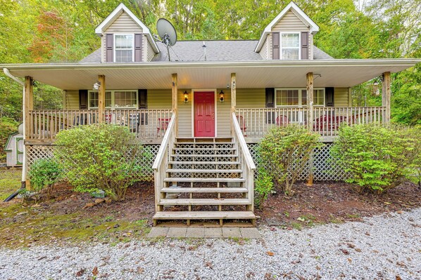 Franklin Vacation Rental | 3BR | 2BA | Stairs Required | 1,680 Sq Ft