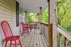 Covered Front Porch | Dining Area | Seating