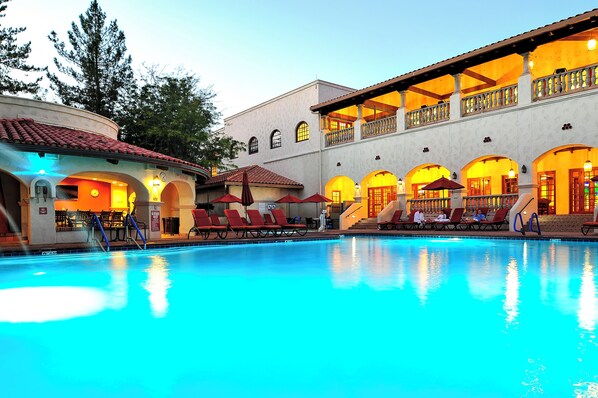 Beautiful and large swimming pool, family fun!
