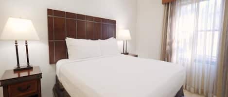 Unit with 1 King size bed. Exact unit will be assigned upon arrival. Views, colors, and decor may vary.