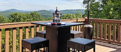 Morganton Vacation Rental | 6BR | 4BA | 3,856 Sq Ft | Stairs Required