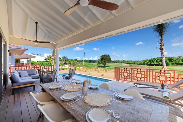 Outdoor dining