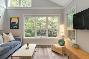 Cozy living area with double sofabed