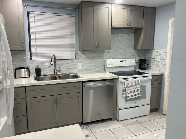 Full Kitchen