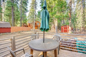 Private Deck | Outdoor Dining Area