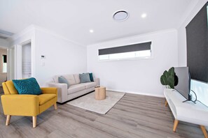 Living Area + Smart TV