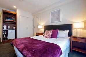 Bedroom (1)