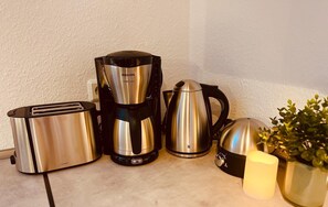 Kaffee und/oder Kaffeemaschine