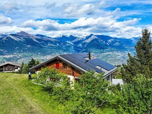 Cloud, Sky, Mountain, Plant, Leaf, Natural Landscape, Tree, House, Building, Grass