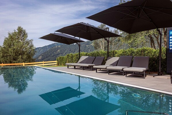 Holiday Home Swimming Pool