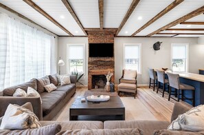 Living Room Alternate 1