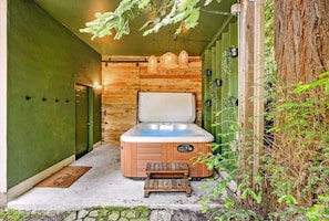 Bain à remous extérieur