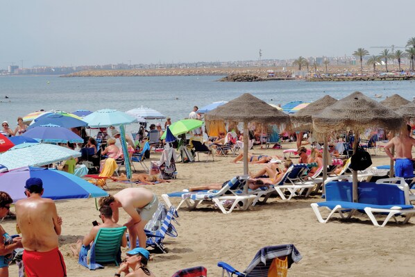 Het bekende Playa del Cura strand en gezellige boulevard enkele km's van complex