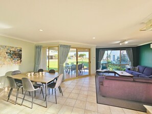 Kalbarri_PSV_22 - Lounge /Dining.