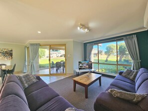 Kalbarri_PSV_22 - Lounge room