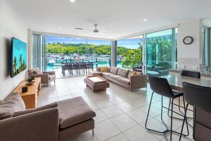 Pavilion 8 Hamilton Island 9