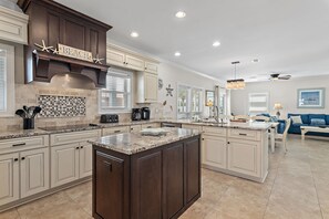 Fintastic - Seagrove Beach - Kitchen