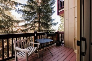 Balcony with seating