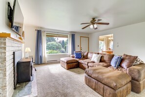 Living Room | Central A/C & Heating
