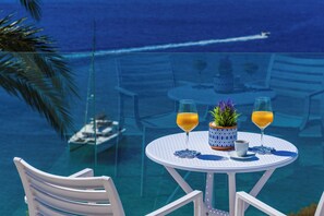 Terraza superior / Upstairs terrace