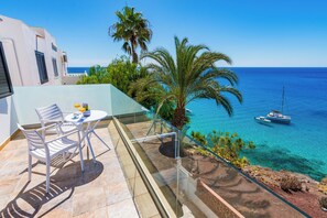 Terraza superior / Upstairs terrace
