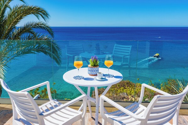 Terraza superior / Upstairs terrace