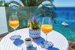 Terraza superior / Upstairs terrace