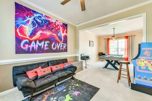 Game Room | Smart TV | PlayStation 5 | Full Futon | 1st Floor