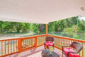 Private Deck | Outdoor Seating