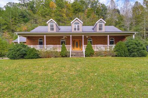 House Exterior | Large Yard Area