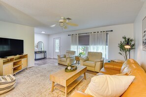 Living Room | Central A/C & Heating