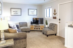 Living Room | Smart TV | Free WiFi | Single-Story Unit