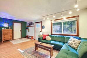 Living Room | Free WiFi | Board Games