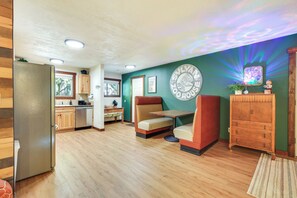 Dining Area | Full Kitchen